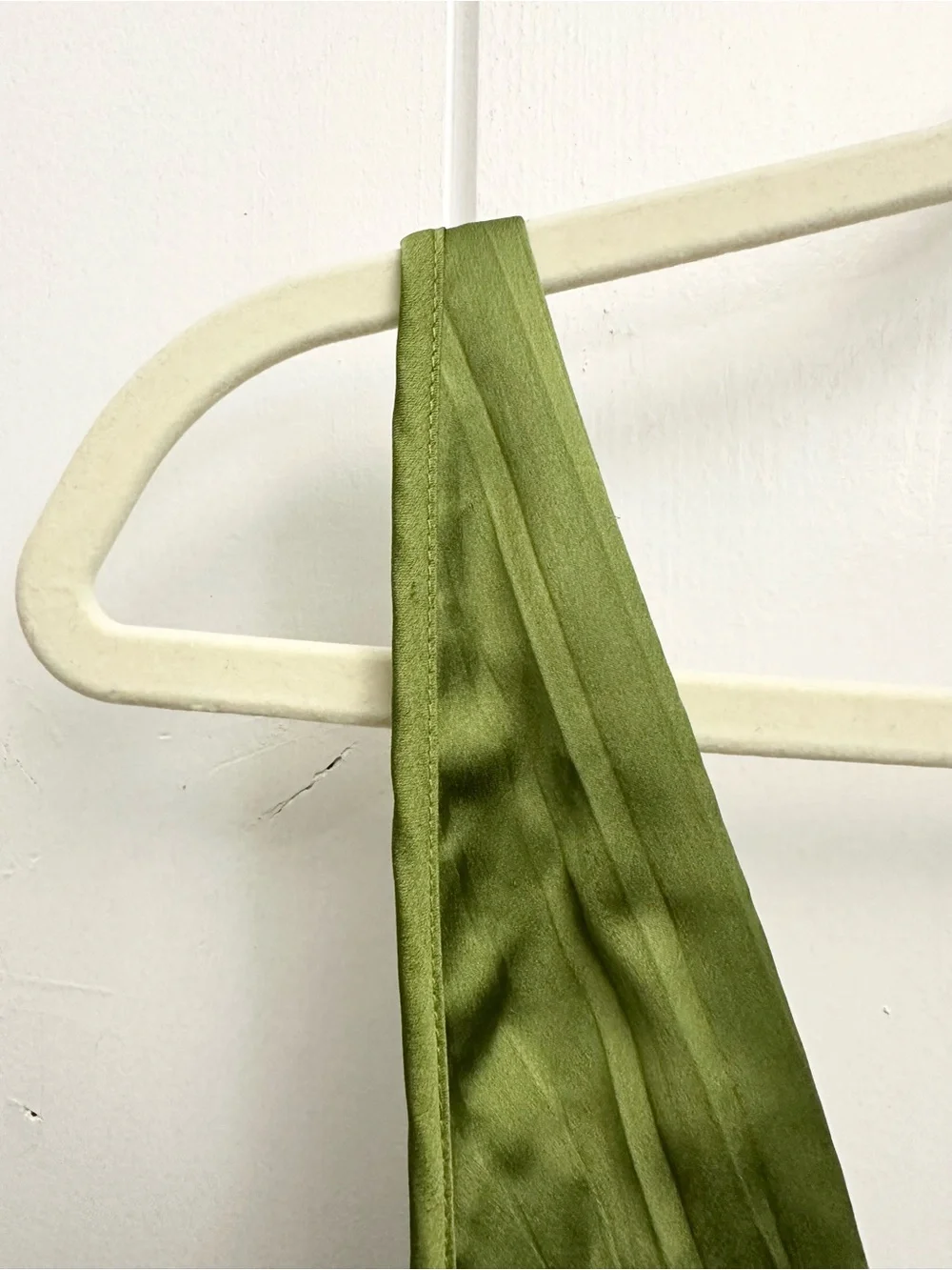 A&F Giselle Satin Pleated Cutout Maxi Dress In Green Size XL